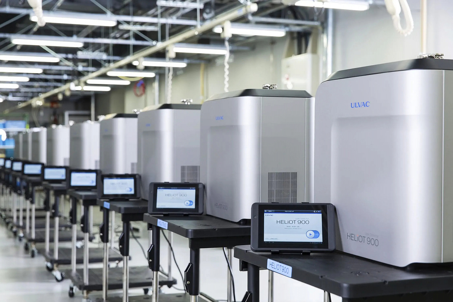 Изображение Гелиевый  течеискатель ULVAC HELIOT. Контроль герметичности, герметичность, течеискание, течеискатель, вактрон, портативный течеискатель, поиск течей, ulvac, испытания на герметичность, ulvac heliot, утечка, контроль, течеискатель в аренду,